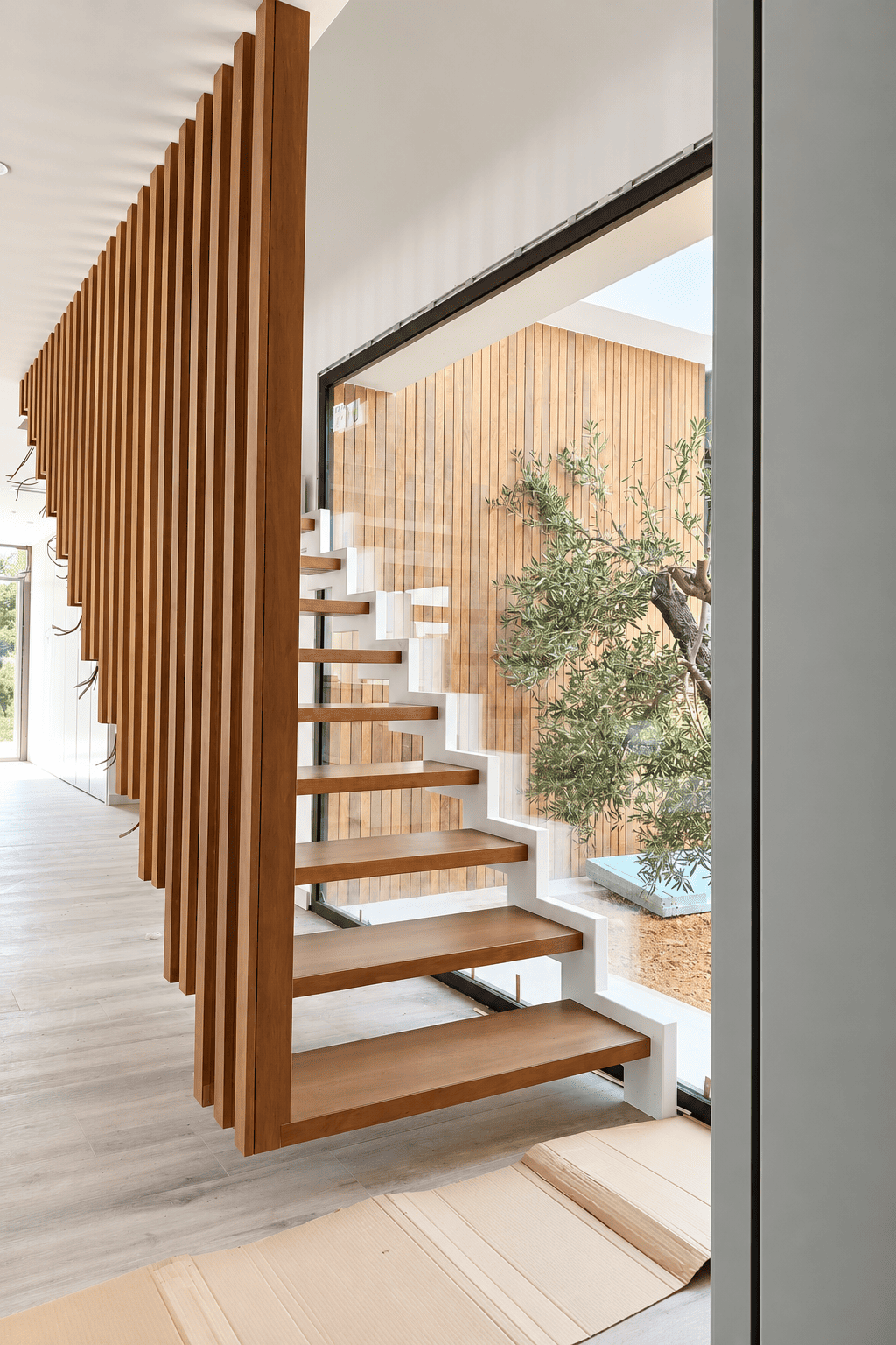 Escalera colgante de madera a medida